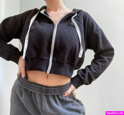 Sara Farrelll OnlyFans Thumbnail #piSSWIa2Vt