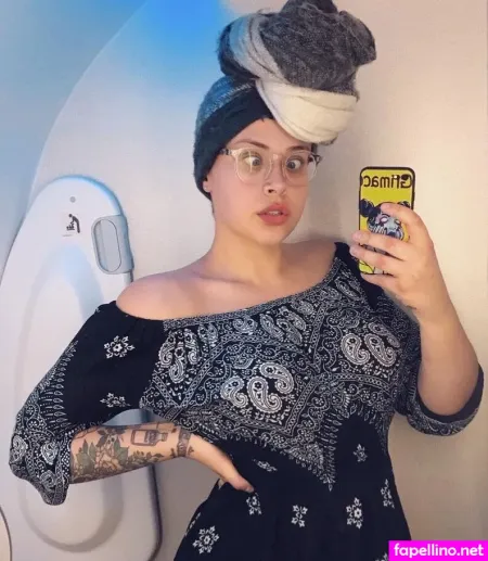 Sara Forsberg OnlyFans Thumbnail #UHRqFPAraI