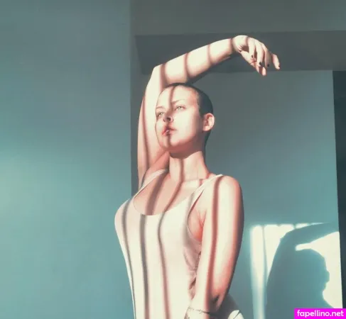 Sara Forsberg OnlyFans Thumbnail #p7nOSnNZiB