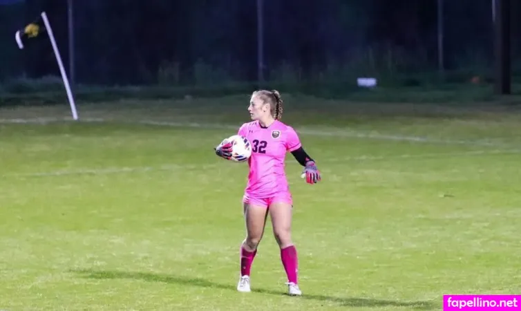 Sara Gavagan OnlyFans Thumbnail #c8XusPP6wo