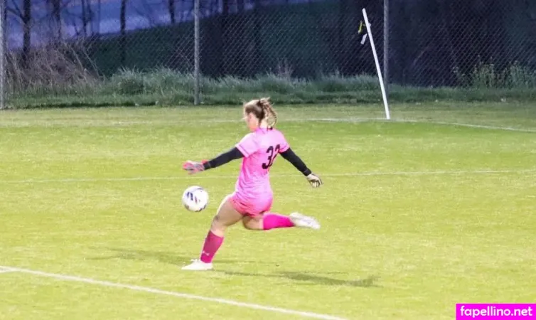 Sara Gavagan OnlyFans Thumbnail #tn4z3YQUmb