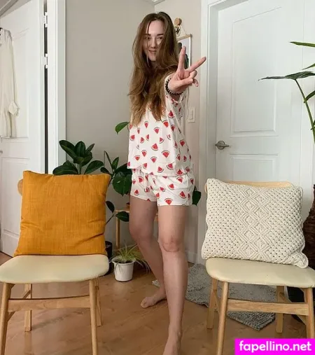 Sara Holmes 2 OnlyFans Thumbnail #KJDVTYZ1oc