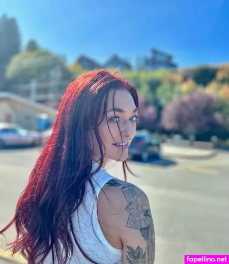 Sara Jade Main Profile Photo