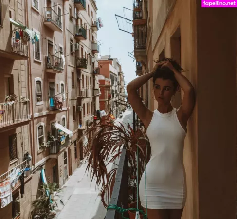 Sara Llamas OnlyFans Thumbnail #zPfE8EhUor