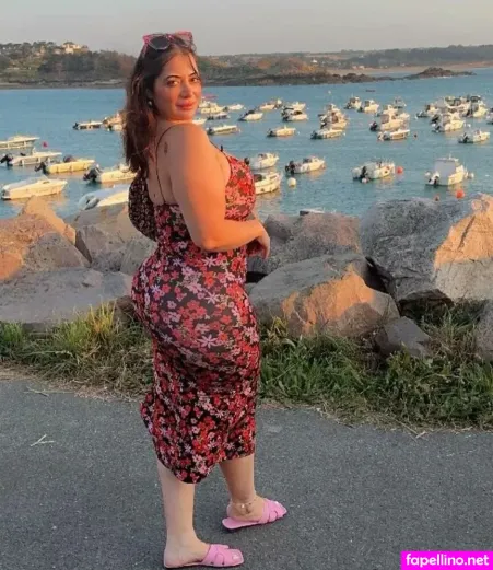 Sara Paris OnlyFans Thumbnail #K6pxWbE2zB