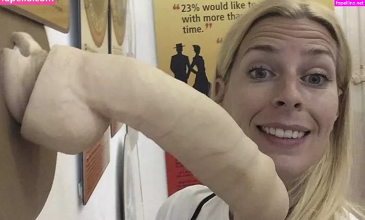 Sara Pascoe OnlyFans Thumbnail #MpfFPZ1cJw