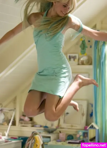 Sara Paxton OnlyFans Thumbnail #PxtbZ2FkKQ