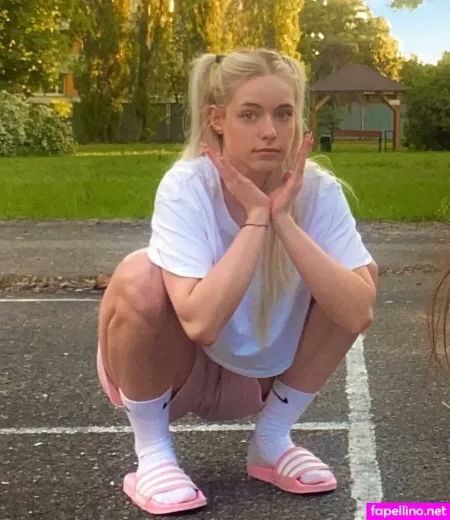 Sara Peterkova OnlyFans Thumbnail #zHxJ7tnFqc