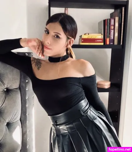 Sara Roussee OnlyFans Thumbnail #zYo1Dv0myr