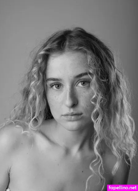 Sara Russek OnlyFans Thumbnail #5JSTSNckFX