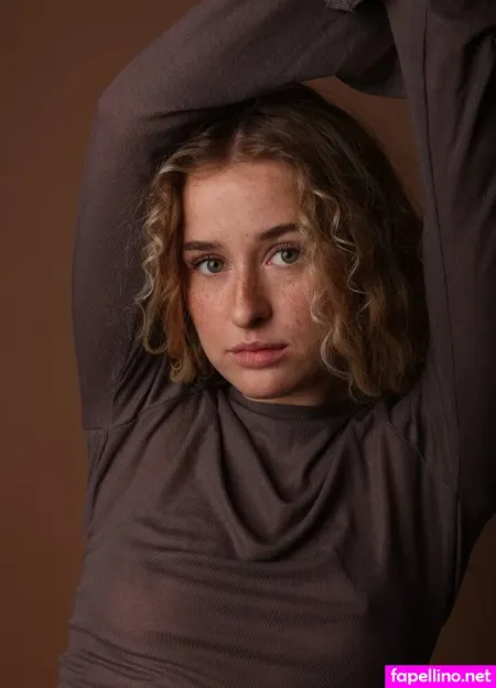 Sara Russek OnlyFans Thumbnail #T5CoSVUi6g