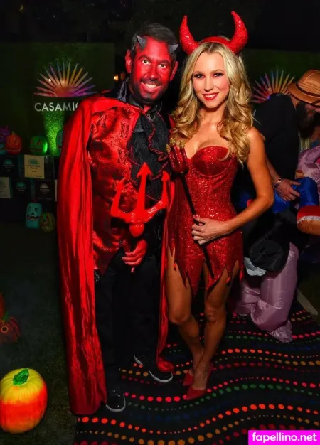 Sara Sanderson OnlyFans Thumbnail #okyYaInFQu