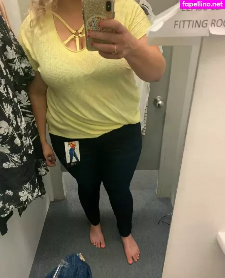 Sara The Snowbunny OnlyFans Thumbnail #4MqqMjajng