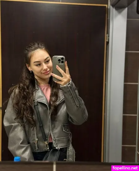 Sara Thorn OnlyFans Thumbnail #VUOLeWFsY9