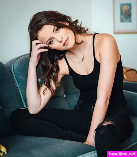 Sara Waisglass OnlyFans Thumbnail #ydZoH5JSzm