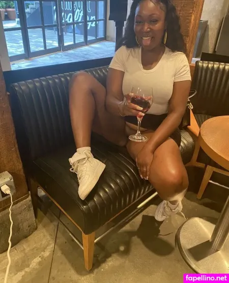 Saraahb Main Profile Photo