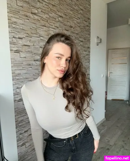 Sarabeil OnlyFans Thumbnail #gEofMXD9Ag