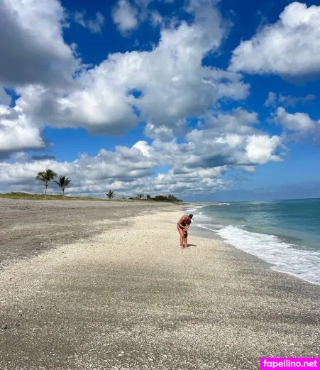 Sarah Abbott OnlyFans Thumbnail #7FTEoKYybU