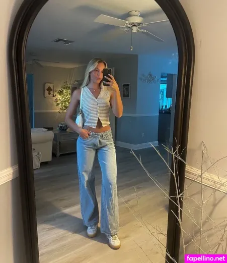 Sarah Abbott OnlyFans Thumbnail #WdMPu7KkB9