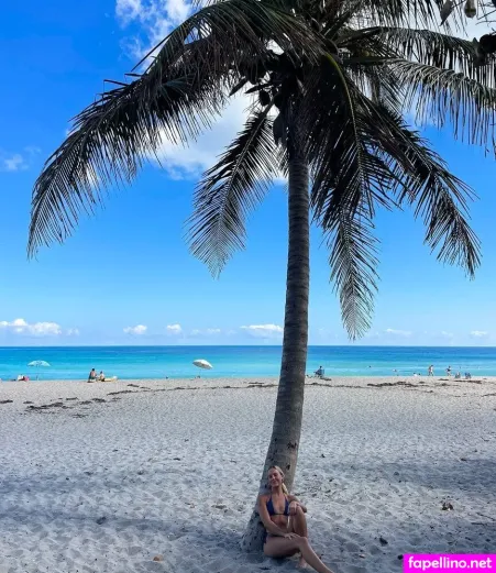 Sarah Abbott OnlyFans Thumbnail #ipT3YDAgzt