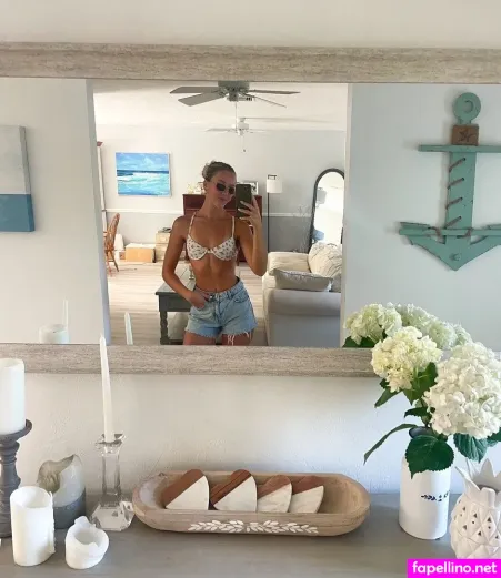 Sarah Abbott OnlyFans Thumbnail #kvjFPtjC9Q