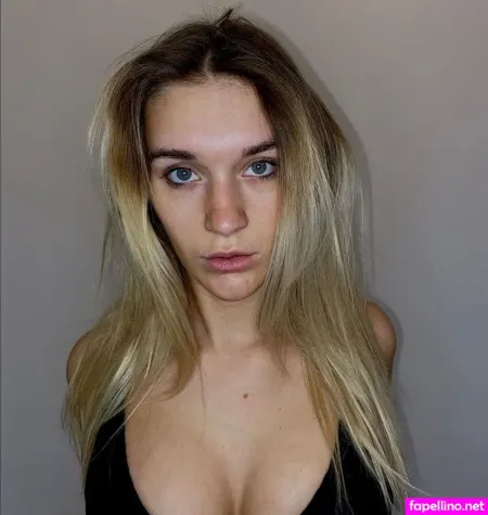 Sarah Ahrend OnlyFans Thumbnail #rZtpAIRPeU