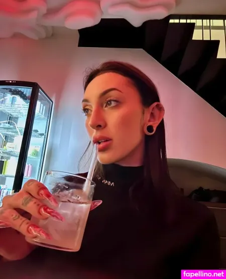 Sarah Blackk OnlyFans Thumbnail #8Tm1wK3N9G