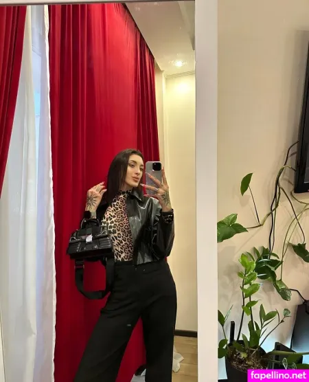 Sarah Blackk Main Profile Photo