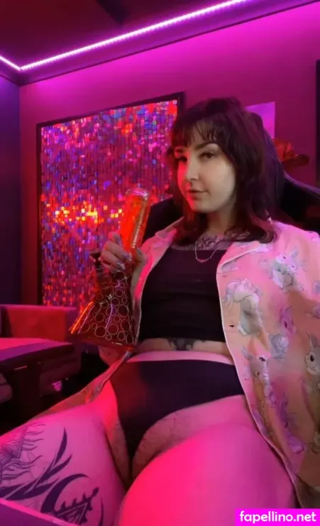 Sarah Button 1 OnlyFans Thumbnail #ZJ4fkWOvfg