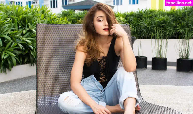 Sarah Carlos OnlyFans Thumbnail #SgJ6F4fVj6