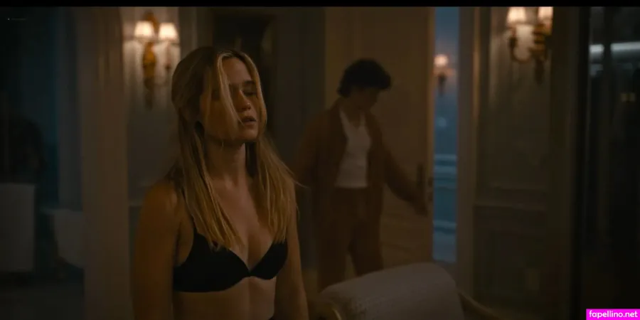 Sarah Catherine Hook OnlyFans Thumbnail #IMGnzSQ2Ly