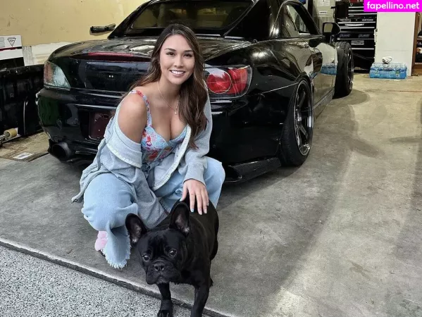 Sarah Decker OnlyFans Thumbnail #F9ddUQ1ByO