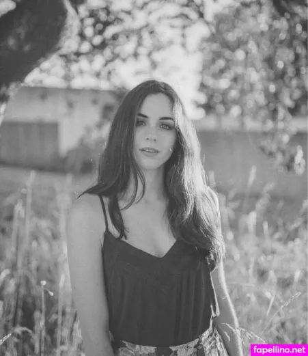 Sarah Desjardins OnlyFans Thumbnail #7OLrUyOD87