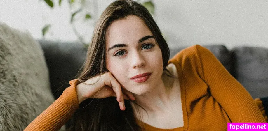 Sarah Desjardins OnlyFans Thumbnail #QVjzPgUlfW