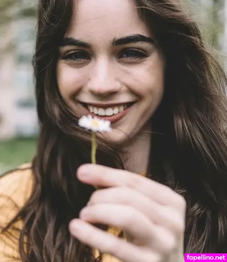 Sarah Desjardins OnlyFans Thumbnail #USFgOYmeon