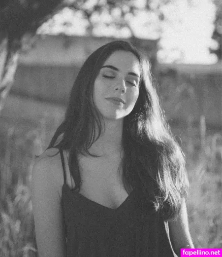 Sarah Desjardins OnlyFans Thumbnail #UfYprhiOWw