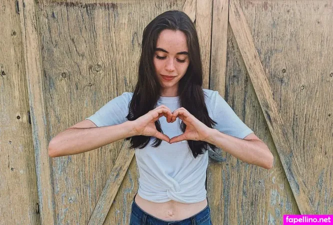 Sarah Desjardins OnlyFans Thumbnail #jMancGn9m6