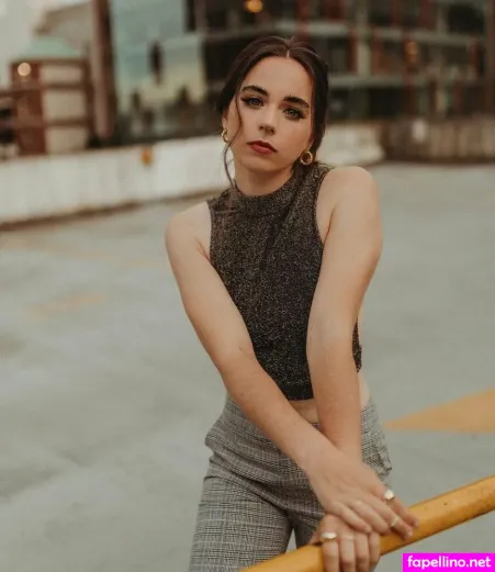 Sarah Desjardins OnlyFans Thumbnail #nXMzI7y3mP