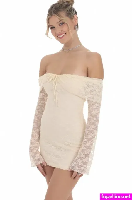 Sarah E Coomer OnlyFans Thumbnail #EB2aMlcRw1