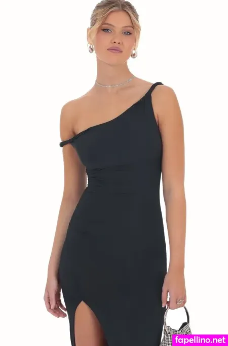 Sarah E Coomer OnlyFans Thumbnail #WBid52gm44