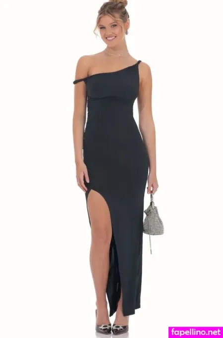 Sarah E Coomer OnlyFans Thumbnail #WwWAgaJBN4