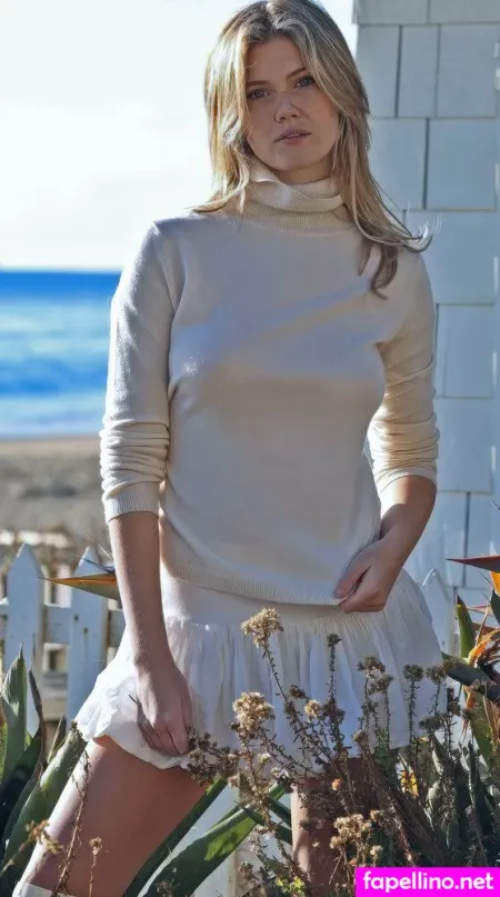 Sarah E Coomer OnlyFans Thumbnail #XRGhp7yb6o