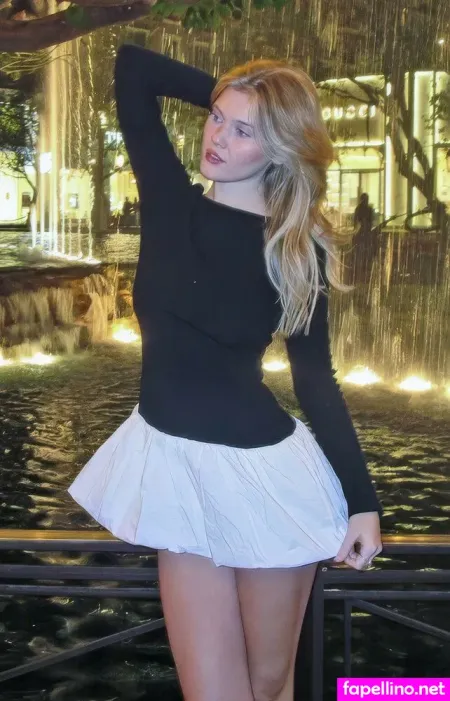 Sarah E Coomer OnlyFans Thumbnail #Z0jxyf7Yk5