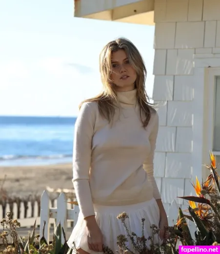 Sarah E Coomer OnlyFans Thumbnail #vQnd4H6IjV