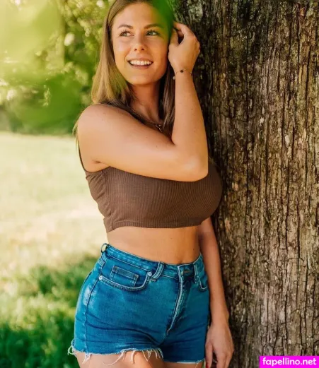 Sarah Follmann OnlyFans Thumbnail #i9J0Hfxxdh