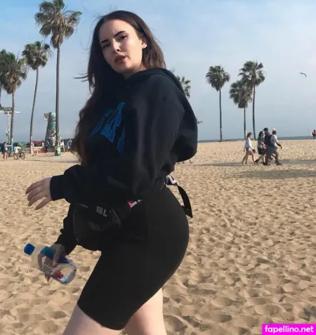 Sarah Foxx OnlyFans Thumbnail #G6cCDgESA8