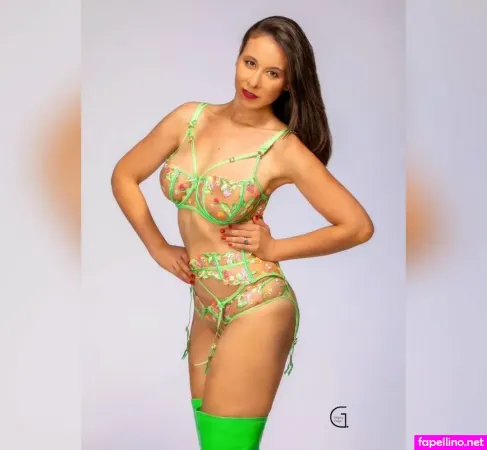 Sarah Gregory OnlyFans Thumbnail #CNyFri5M1D