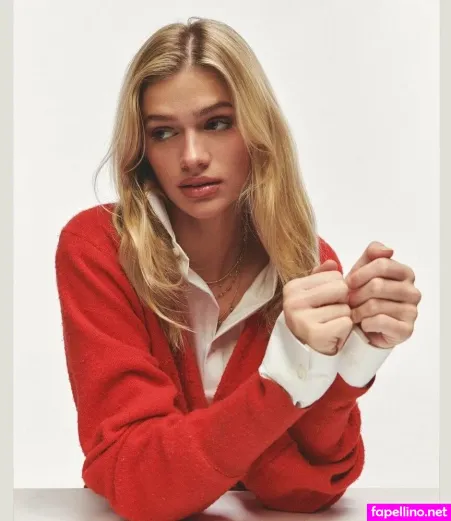 Sarah Hands OnlyFans Thumbnail #1GEfrpm3jL