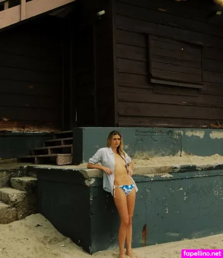 Sarah Hands OnlyFans Thumbnail #48VQ4hnlGz