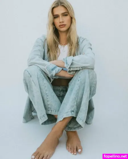 Sarah Hands OnlyFans Thumbnail #DWVEI09zsH